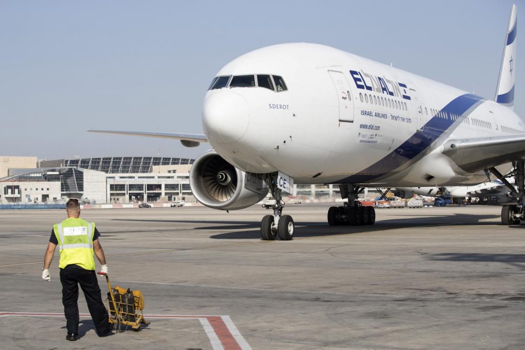 Group of Israeli Pilots Refuse to Get Involved in Deportations